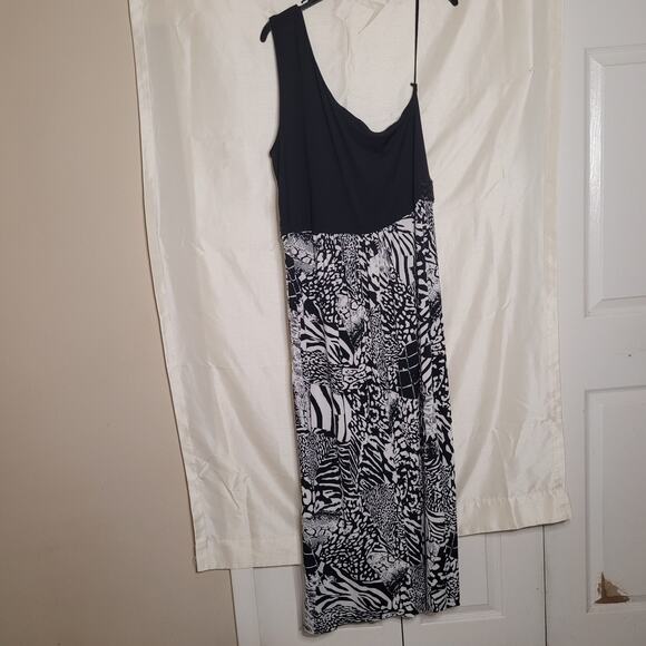 Star Vixen Black & White Animal Print One-Shoulder Maxi Dress - Women's 2XL - Picture 7 of 10